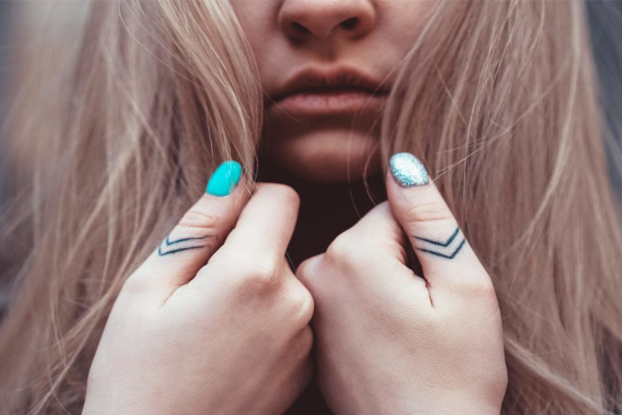 12 Minimalist Finger Tattoo Ideas