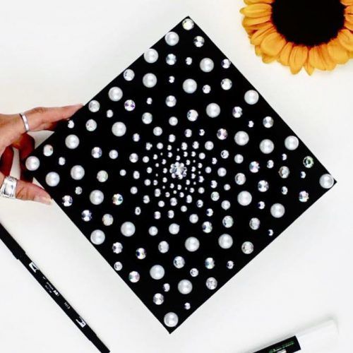 Graduation Cap With Pearls And Crystals #graduationcapwithcrystals #glamgraduationcap