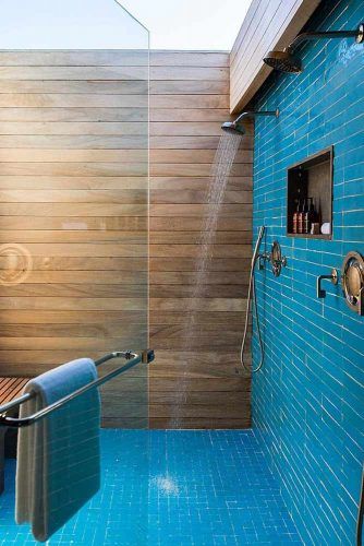 Blue Colors And Textures Shower With Setting Place #bluecolors #settingplace