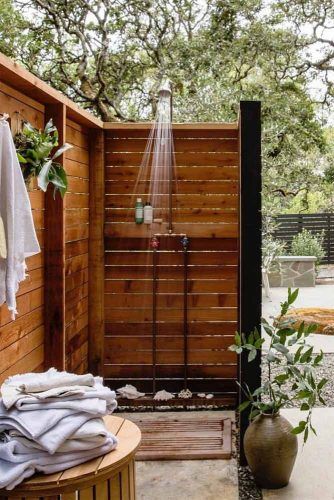 Wood Closed Shower With Place For Towels #towelsplace