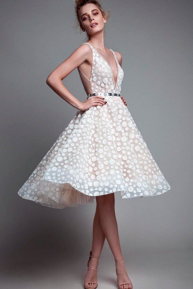 V-Neck Wedding Dress With Modern Pattern #modernweddingdress #moderndress