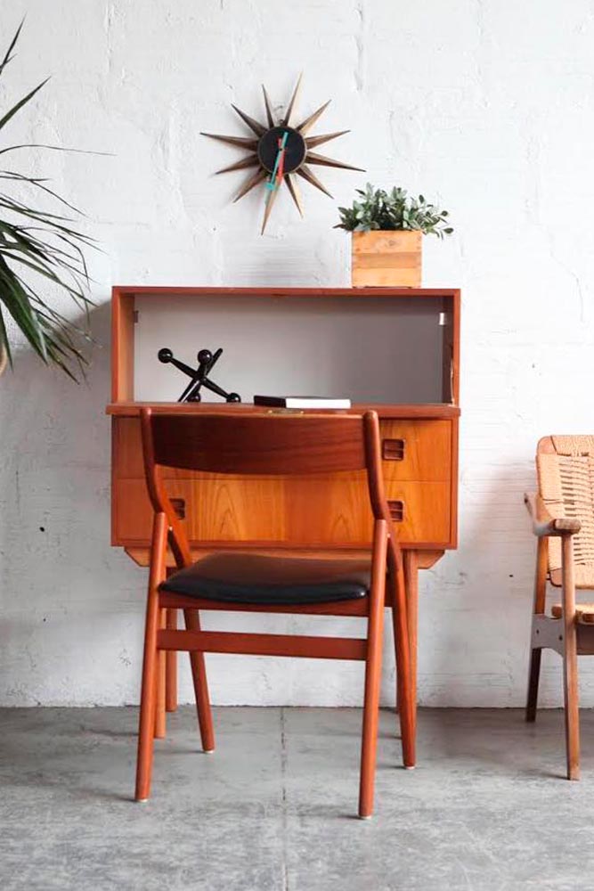  Simple Wood Retro Secretary Desk #retrofurniture