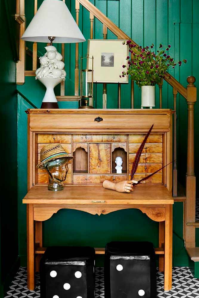 Antique Wood Furniture For Mudroom Decor #woodsecretarydesk #furniture