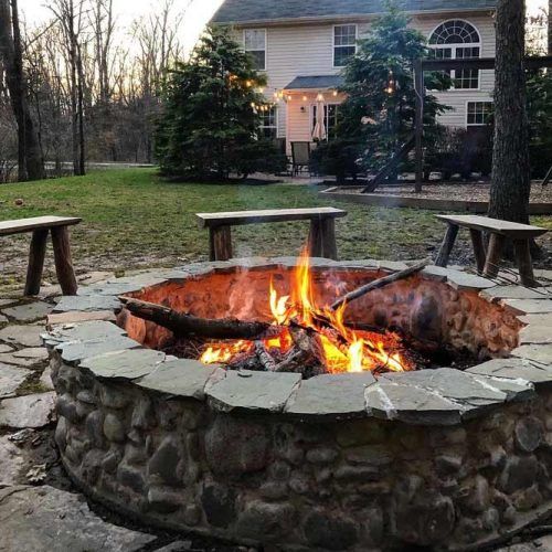 Rustic Backyard Fire Pit Design #woodenbench