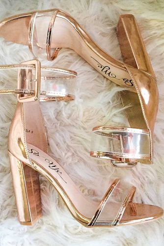 Classy gold heels sale