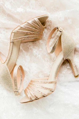 15 Exquisite And Luxurious Gold Heels For Your Flawless Look