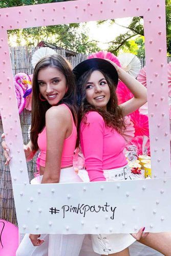 Birthday Party Ideas For Girls #pinkparty #photoframe