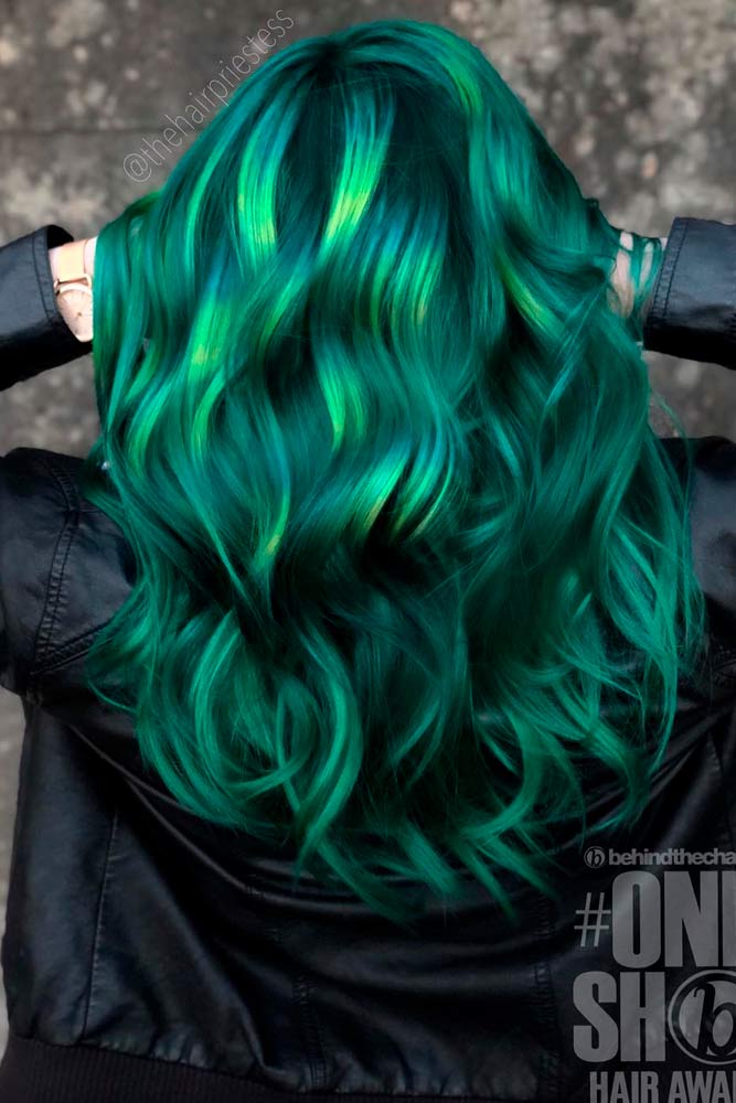 Dark Green With Bright Highlights #colorfulhair #hairhighlights