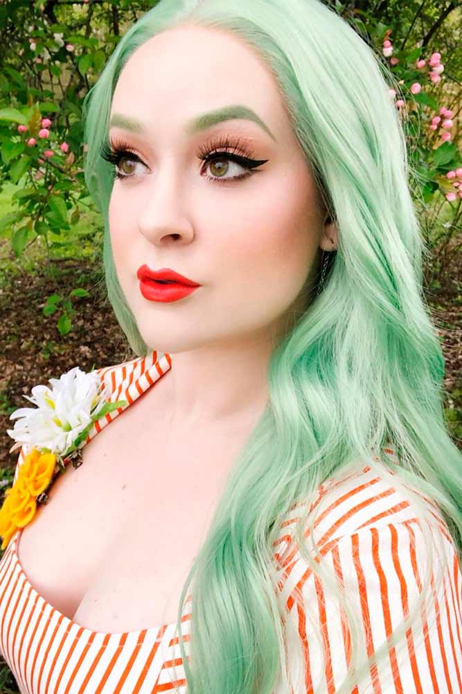 Pastel Green Hair #colorfulhair #pastelgreenhair