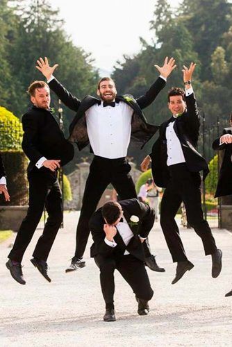 Fun With Groomsmen #wedding #weddingphoto #groom