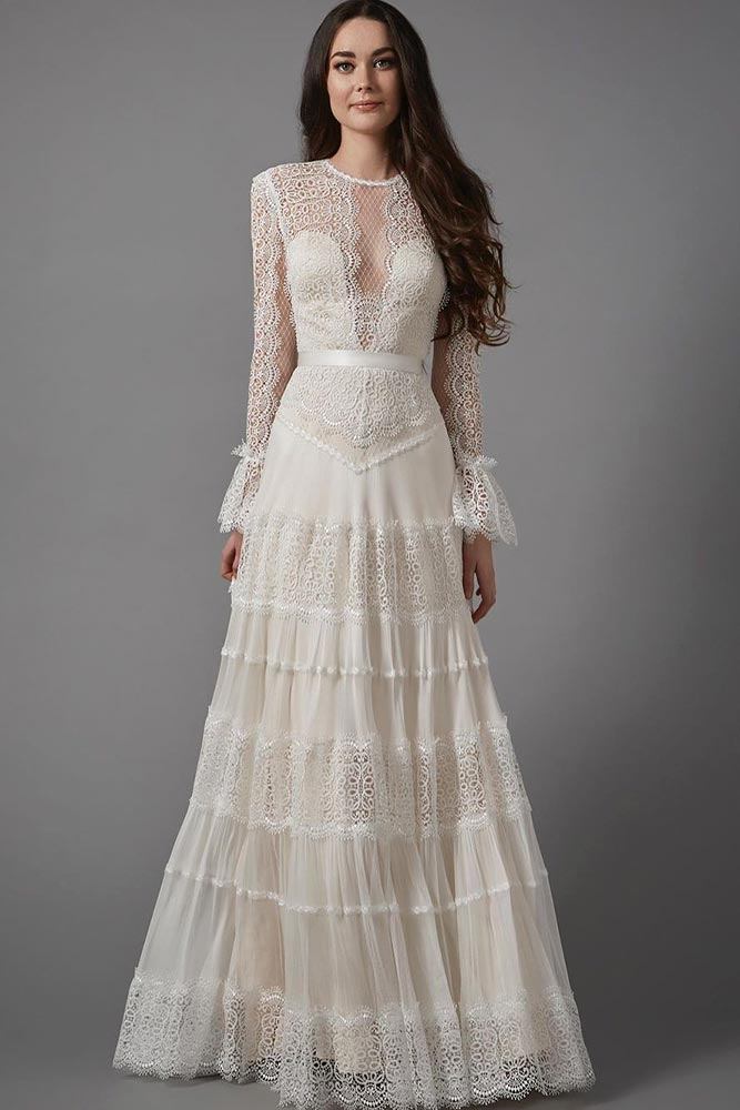 Are Long Sleeve Wedding Dresses In Style? #vintageweddingdress #vintagedress