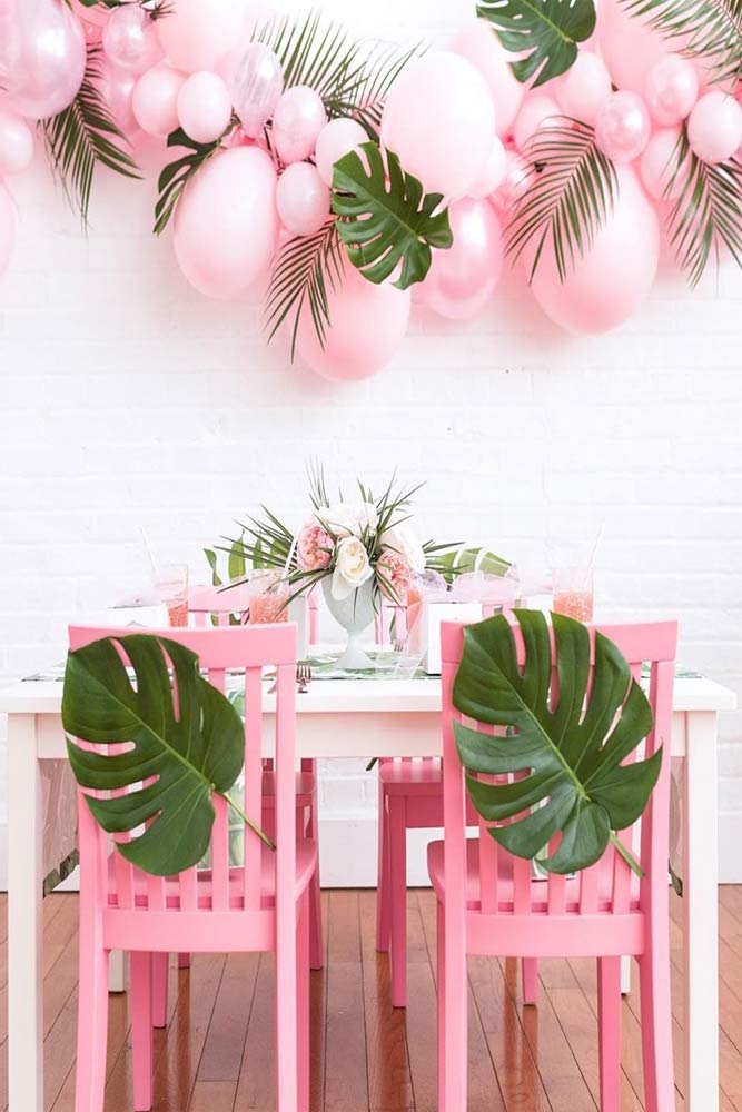 Pink Luau Party Theme #balloons #palmsleaves