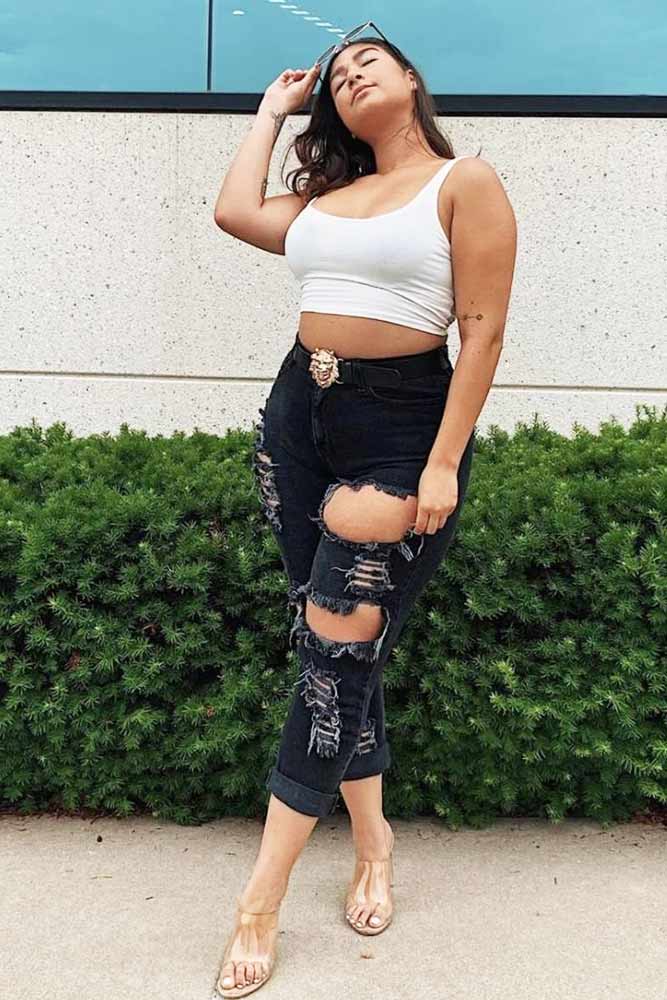 A Ripped Jeans With A Crop Top Outfit #rippedjeans #croptop