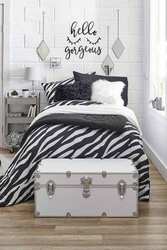 18 Lovely Dorm Room Ideas To Tare Room Décor To The Next Level