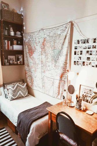 Dorm Room Idea With Map Wall Decor #mapwalldecor #spaceorganization