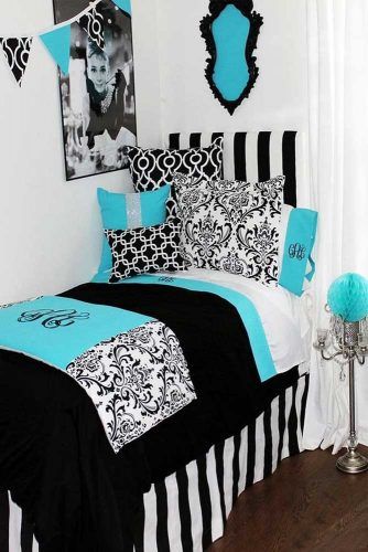 Dorm Room Décor In Tiffany Blue Theme #tiffanydecor #bluetheme