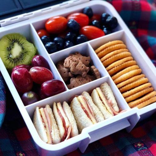 Lunch Box With Sangers #cookies #berries