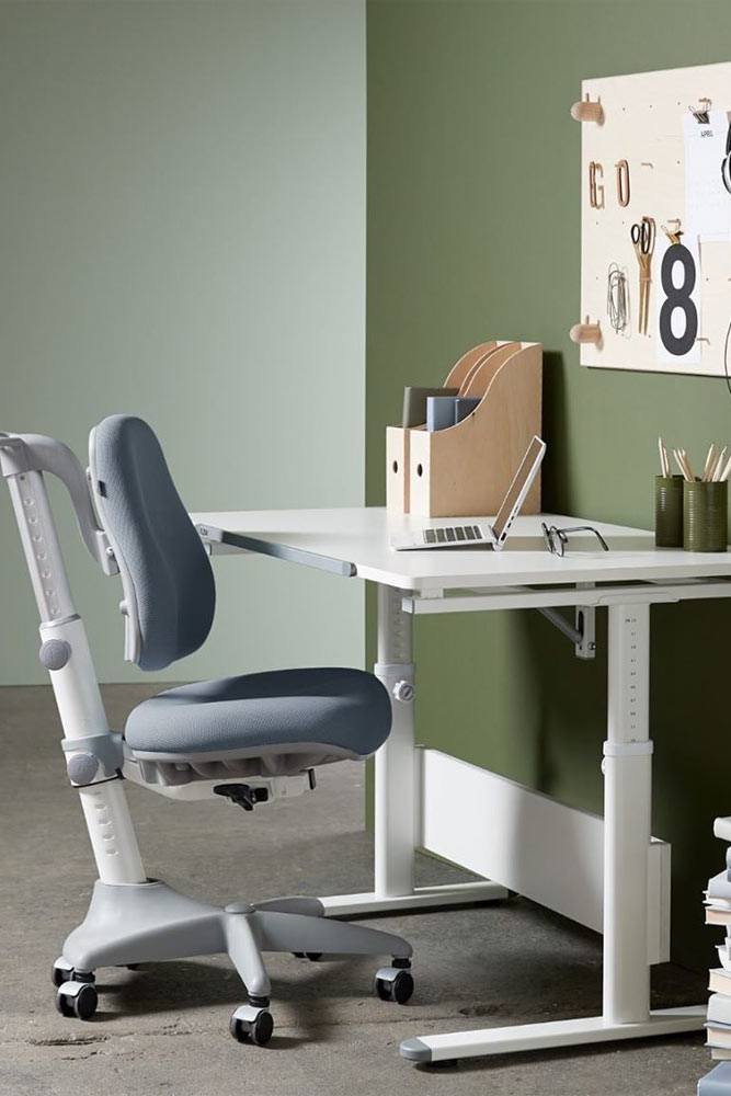 Minimalistic Height Adjustable Study Desk #studydesk #modernfurniture