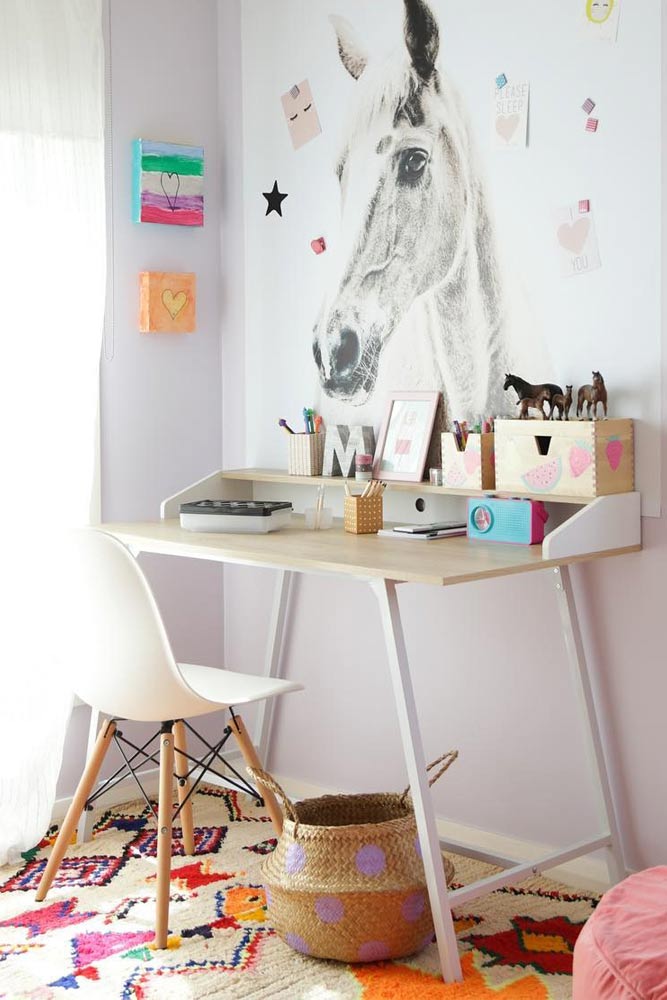 Modern Desk With Bright Painted Wall Decor #wallpainting #moderndesk