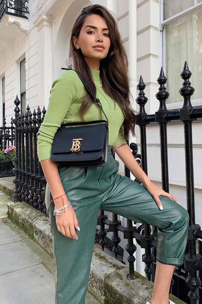 Gut ausgebildete Neuseeland Impfen green leather pants outfit Pessimist ...