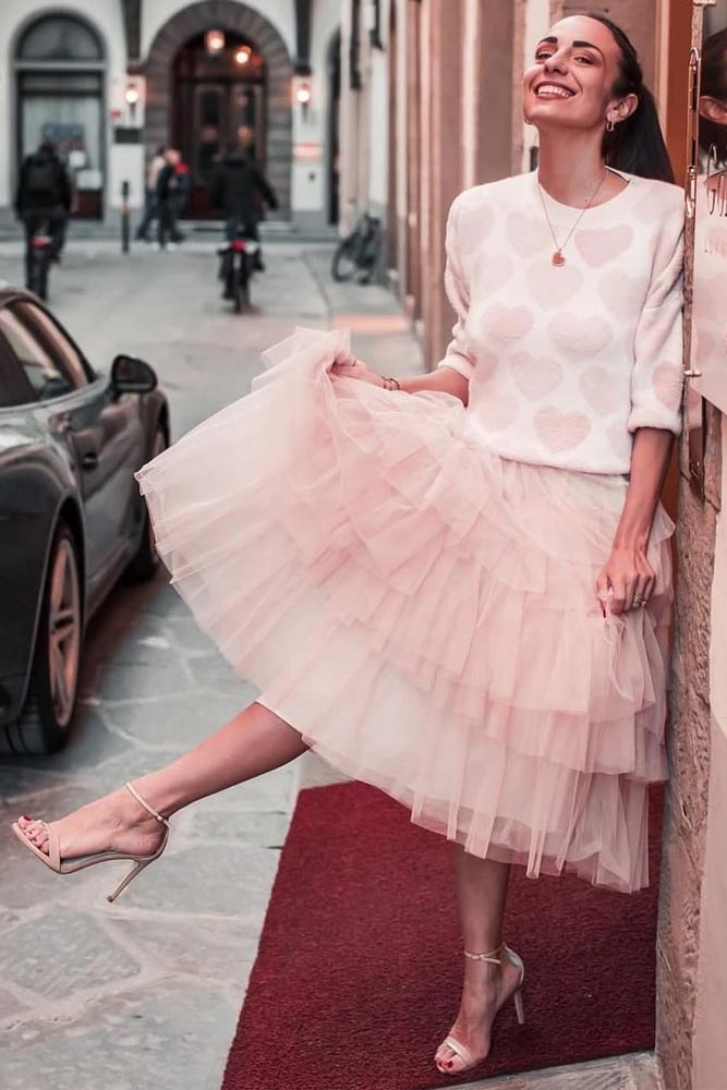 What Do You Wear With A Tulle Skirt #printedsweater #layeredskirt
