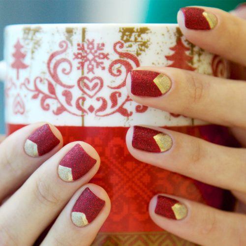 The Collection Of Red, Gold And White Christmas Nail Art Ideas