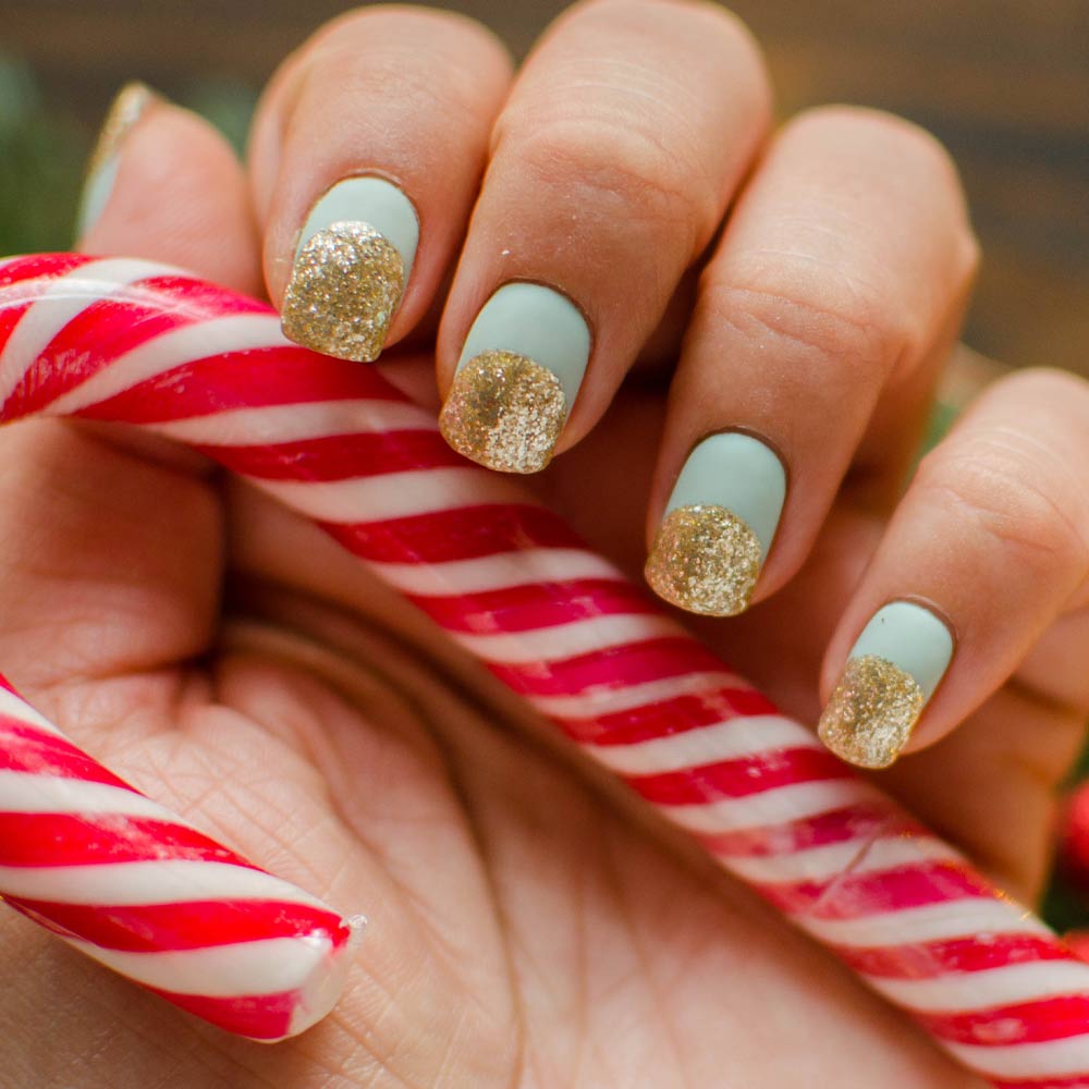 Easy Christmas Nails Idea