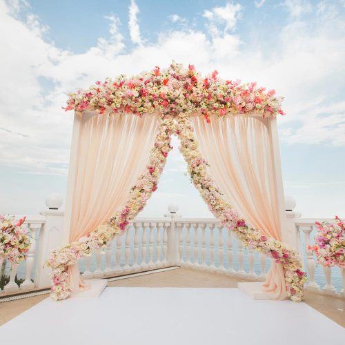 Wedding Arch Decorating Ideas to Inspire You - Glaminati