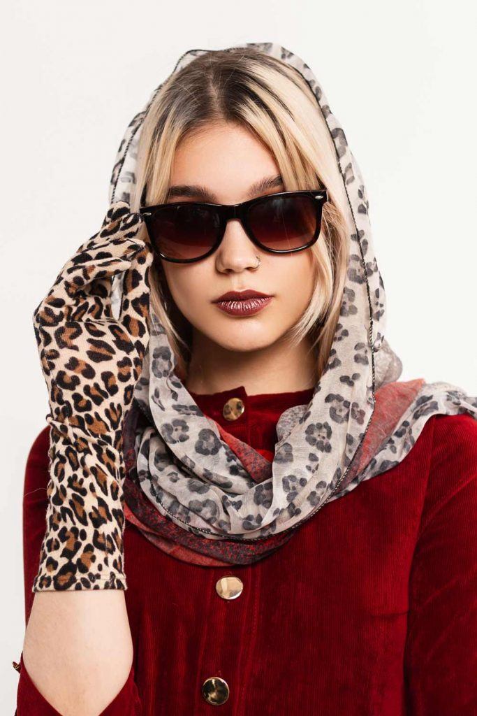 Scarf and Gloves with Leopard Print