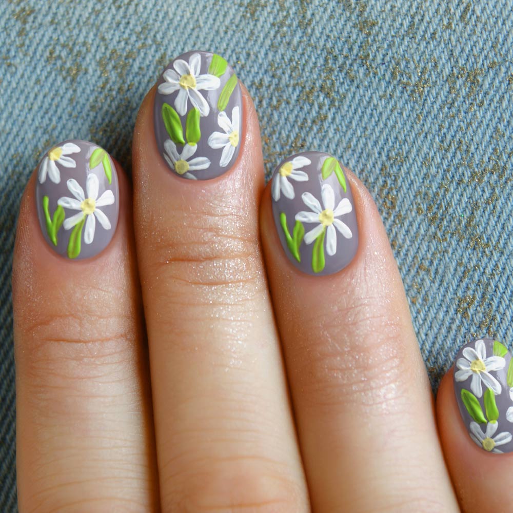 Floral Spring Nails with Daisies