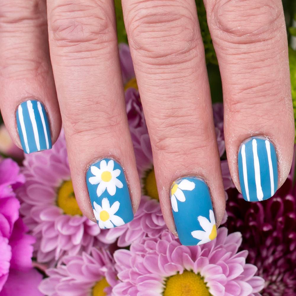 Blue Matte Nails with Daisies