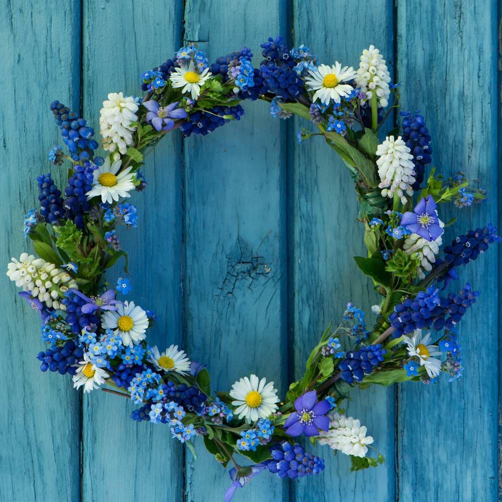 Door Wreath with Daisies