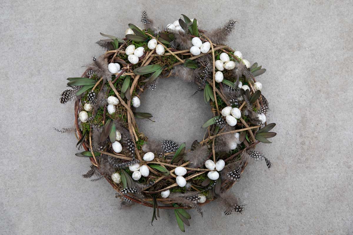 House-Warming and Welcoming Spring Wreaths for Friendly Homes