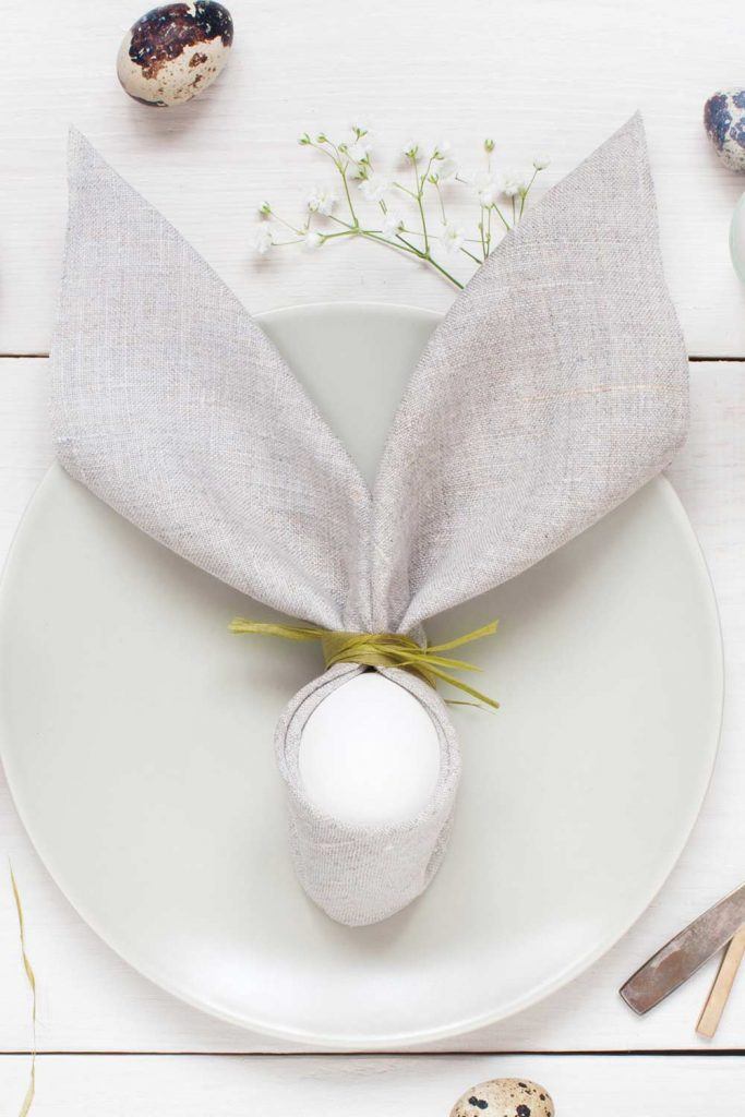 Easter Napkin with Egg