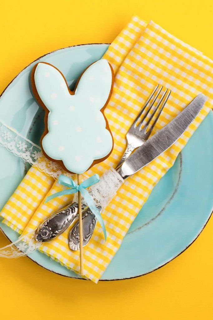 Easter Napkin with Rabbit Cookie