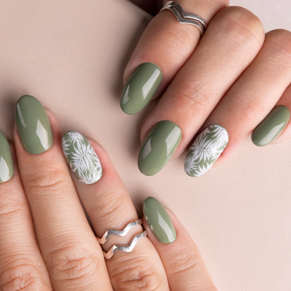 Spring Nails With Leaves