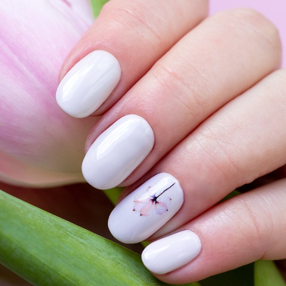 Minimalist Spring Nails with Accent Nail