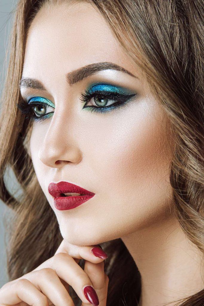 Bold Blue Eyes Makeup for Prom