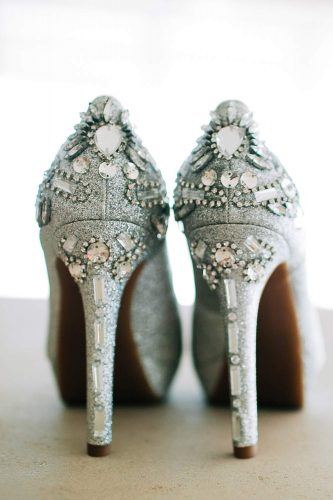 39 Silver Heels for Prom: Style Inspiration, Tips and Trends 2023