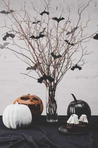 32 Scary Indoor And Outdoor Halloween Decorations That You Can Make