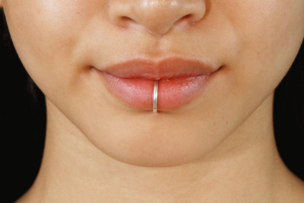 lip-piercing-guide-2023-definition-types-and-tips-glaminati