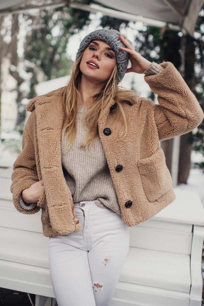 Beige Outfits with Faux Fur Jacket