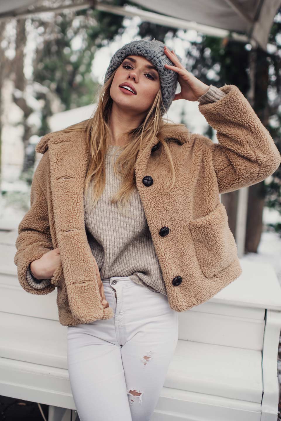 Beige fur hotsell vest outfit