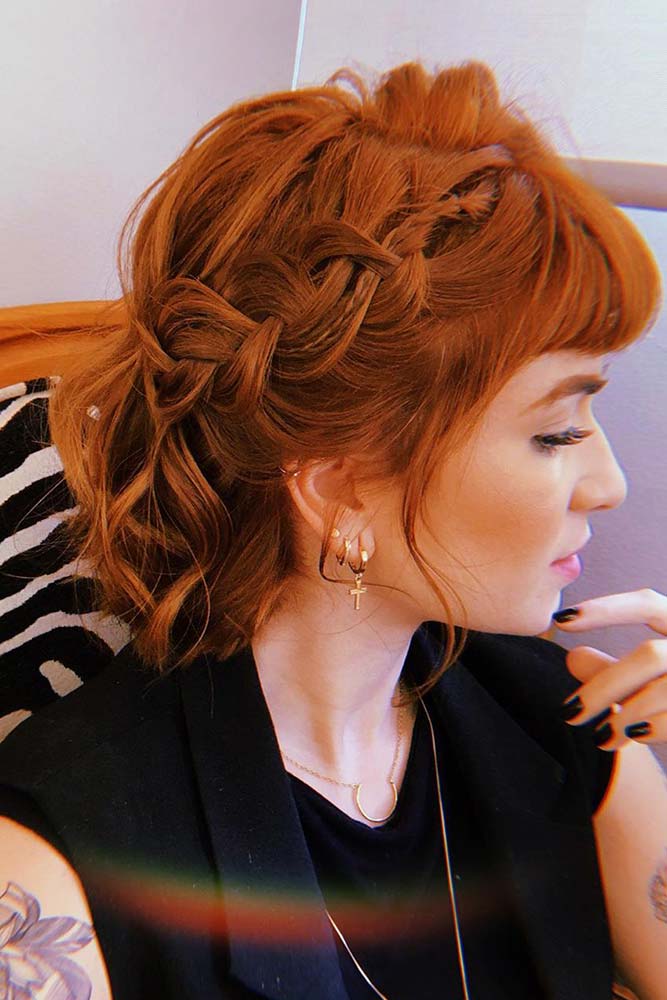 Messy Short Hairstyle With Side Braid #messyhairstyles #redhair