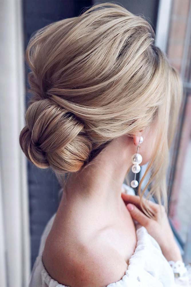 Updo Hairstyle For Valentine's Day #updohairstyle #updohair #bunhairstyle