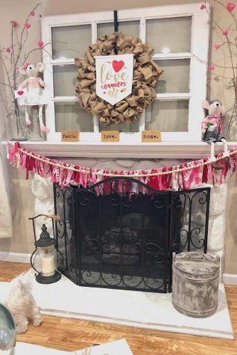 DIY Fireplace Decorations For Valentines Day #rusticwreath #garland