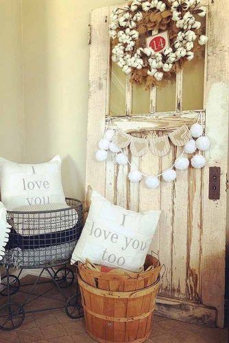 Vintage Rustic Decorations #pillows #wreath