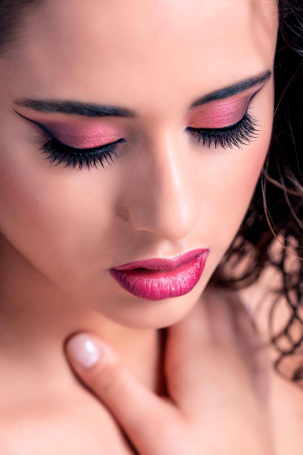 Pinky Evening Makeup Ideas For Valentines Day
