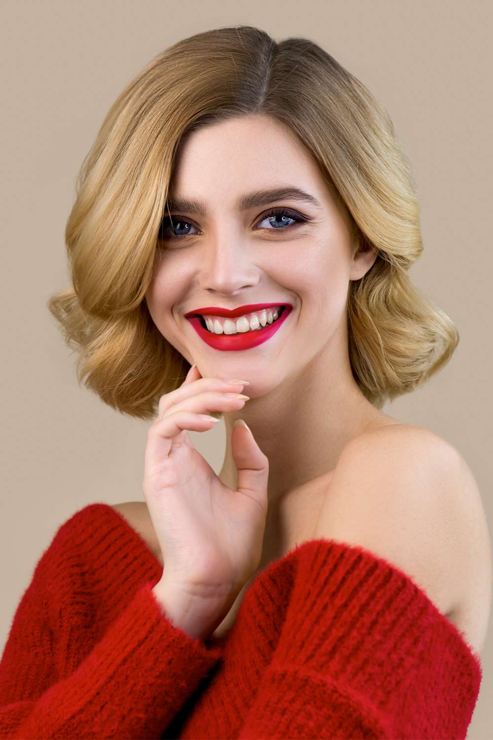 Red Lips Makeup Idea for Valentines Day