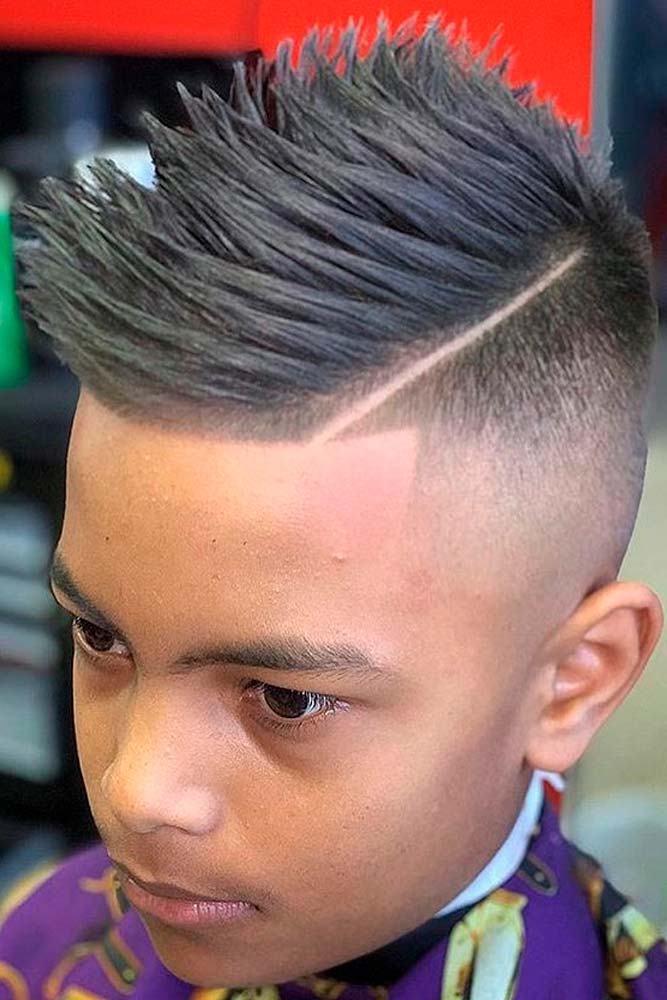 Stylish Mohawk With Shaved Design #mohawk #shavedhaircut